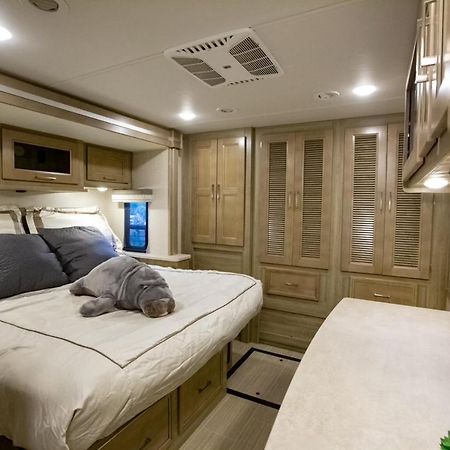 River Safaris, Stationary Class A Motorcoach, Old Homosassa Εξωτερικό φωτογραφία